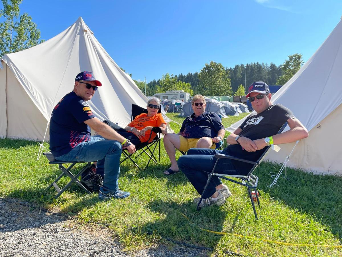 Grandprixcamp Closest To The Track Including Track View Stavelot Buitenkant foto