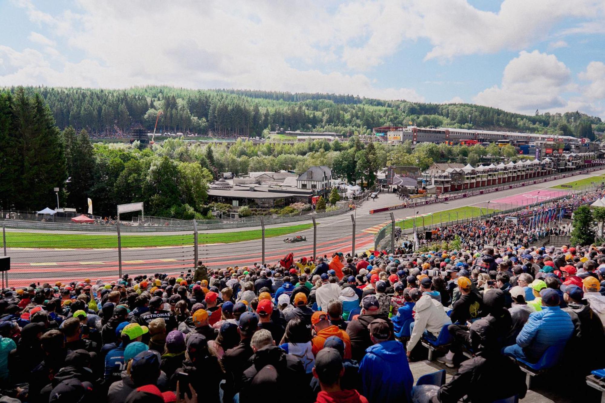 Grandprixcamp Closest To The Track Including Track View Stavelot Buitenkant foto